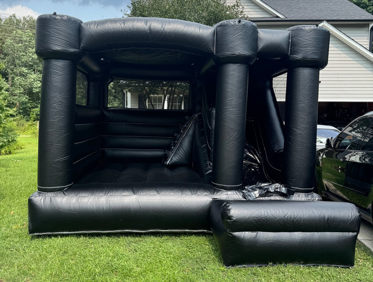 ONYX BOUNCE HOUSE