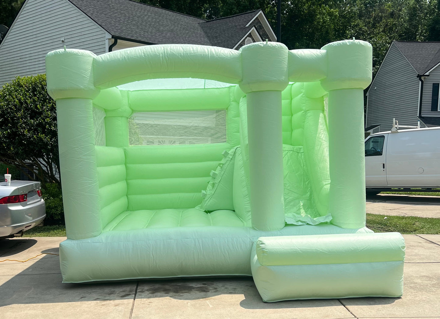MENTA BOUNCE HOUSE
